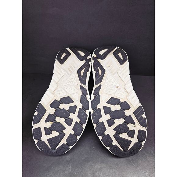 Hoka Women 10.5 Comfy footwear - Picture 3 of 10